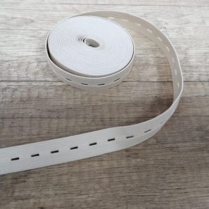 Резинка с прорезями для пуговиц бежевая 20 мм