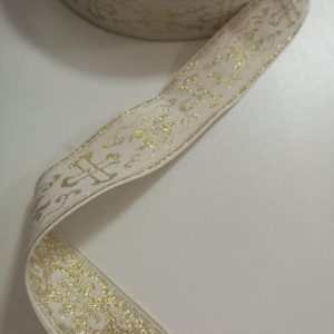 лента с золотым орнаментом