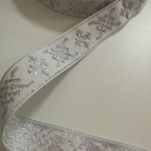 лента с серебристым орнаментом